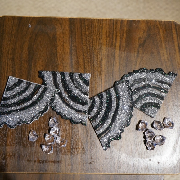 Silver& black glitter - Resin Coasters - Set of 4 - Picture 7 of 7